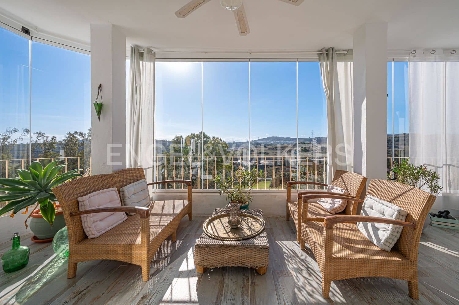 2 makuuhuone Huoneisto myytävänä paikassa Estepona mukana uima-altaan 
autotalli - 430 000 € (Ref: 9798545)