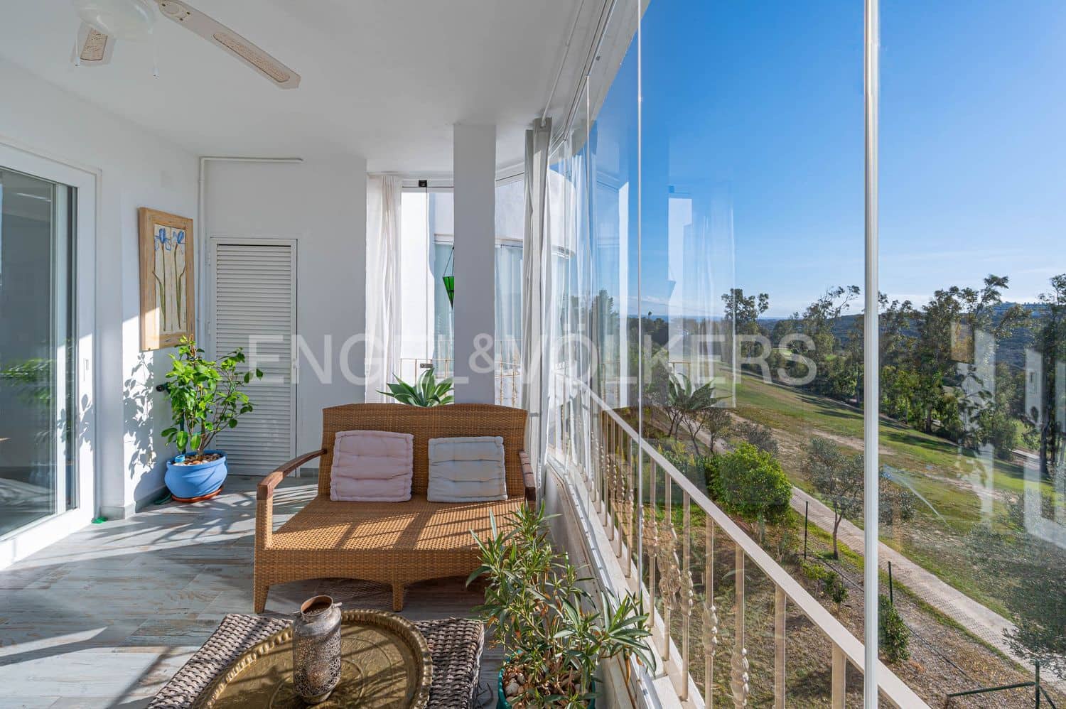 2 makuuhuone Huoneisto myytävänä paikassa Estepona mukana uima-altaan 
autotalli - 430 000 € (Ref: 9798545)