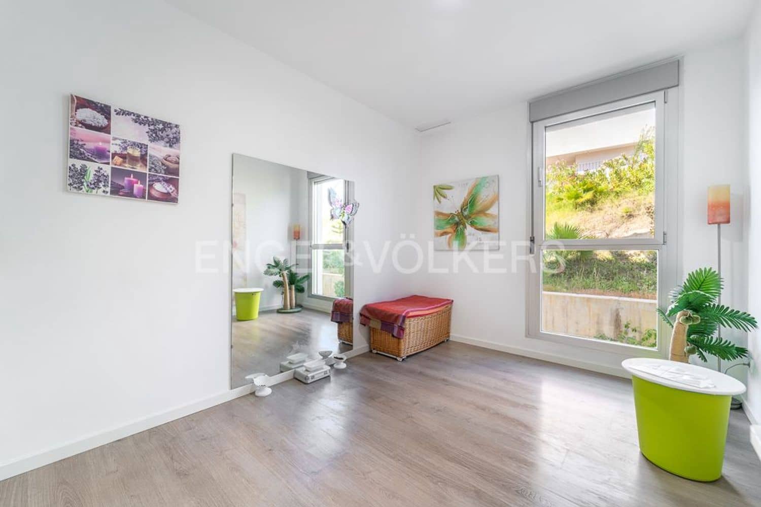 3 makuuhuone Huoneisto myytävänä paikassa Estepona mukana uima-altaan 
autotalli - 425 000 € (Ref: 9798547)