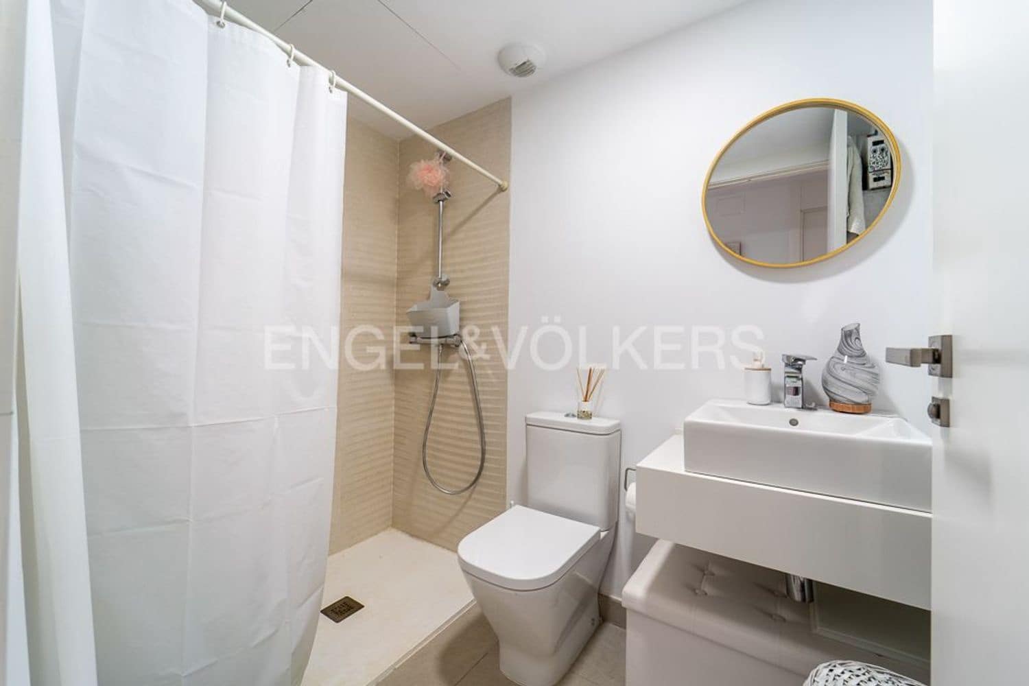 3 makuuhuone Huoneisto myytävänä paikassa Estepona mukana uima-altaan 
autotalli - 425 000 € (Ref: 9798547)