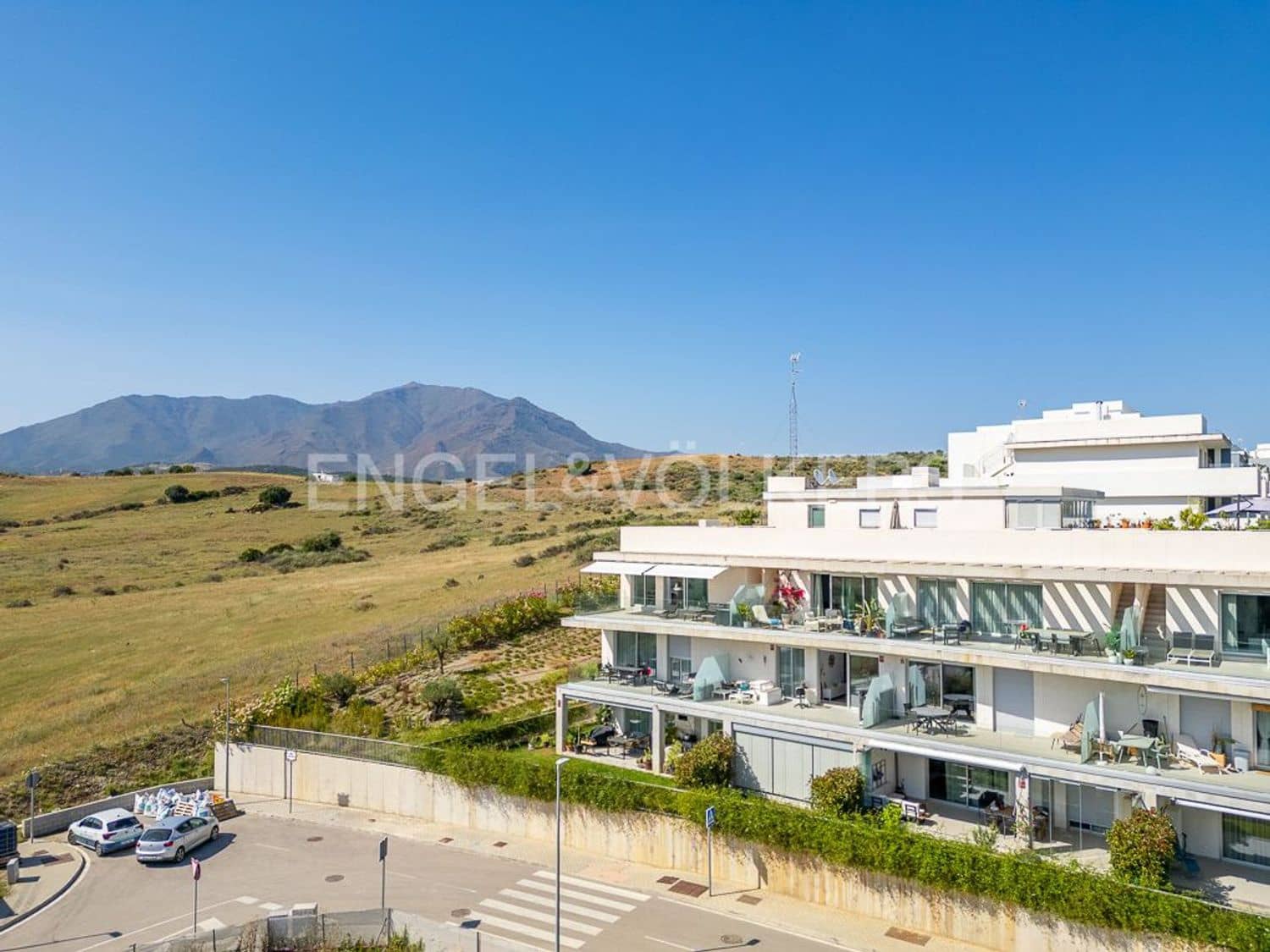 3 makuuhuone Huoneisto myytävänä paikassa Estepona mukana uima-altaan 
autotalli - 425 000 € (Ref: 9798547)