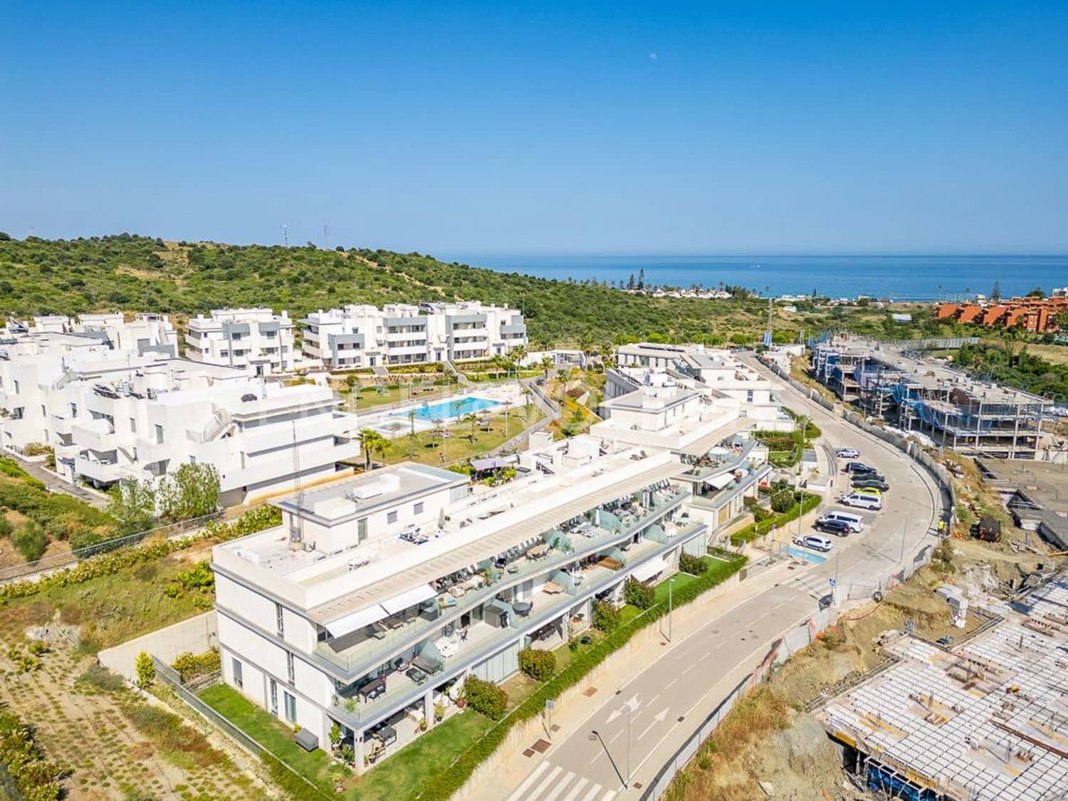 3 makuuhuone Huoneisto myytävänä paikassa Estepona mukana uima-altaan 
autotalli - 425 000 € (Ref: 9798547)