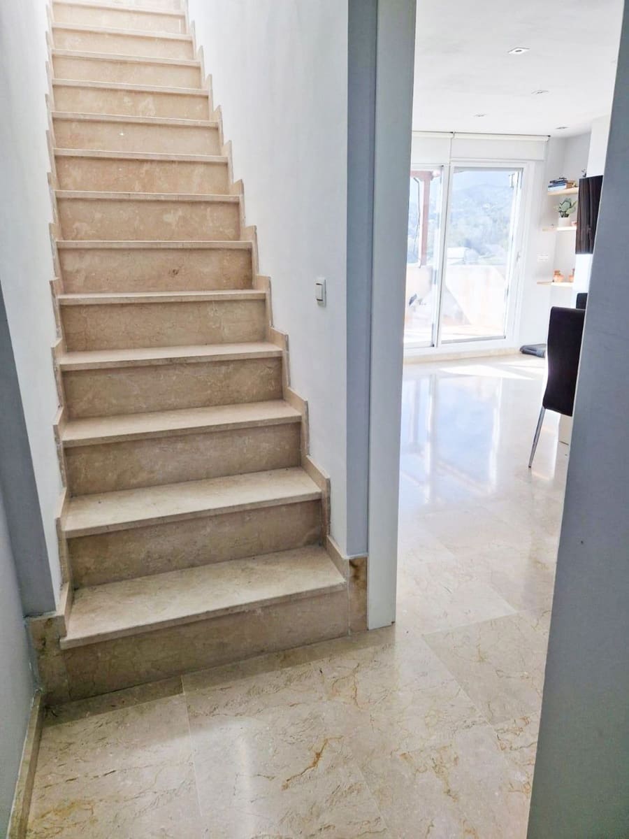 2 sovrum Lägenhet till salu i Estepona med pool garage - 399 000 € (Ref: 9798548)