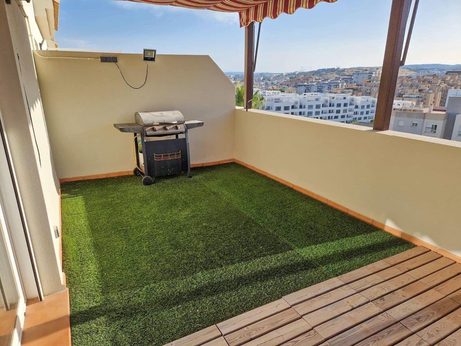 2 sovrum Lägenhet till salu i Estepona med pool garage - 399 000 € (Ref: 9798548)