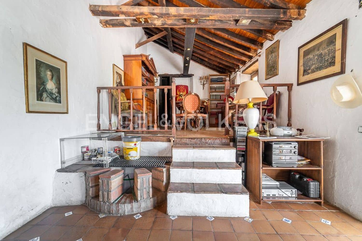 6 bedroom Finca/Country House for sale in Estepona with pool garage - € 8,000,000 (Ref: 9798549)