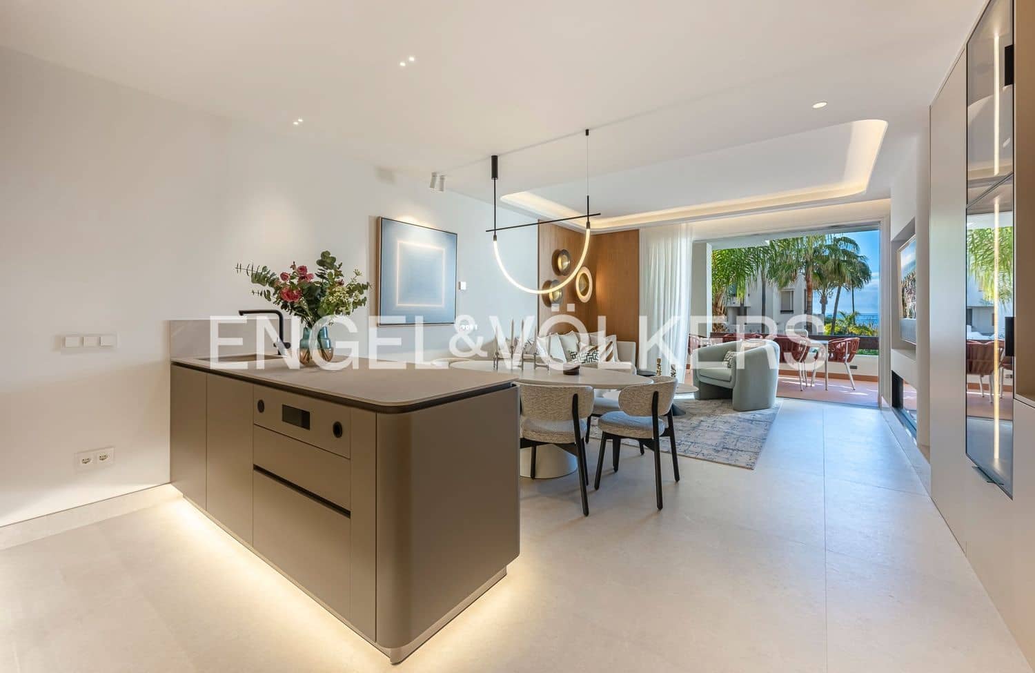 3 makuuhuone Huoneisto myytävänä paikassa Estepona mukana uima-altaan 
autotalli - 1 895 000 € (Ref: 9806160)