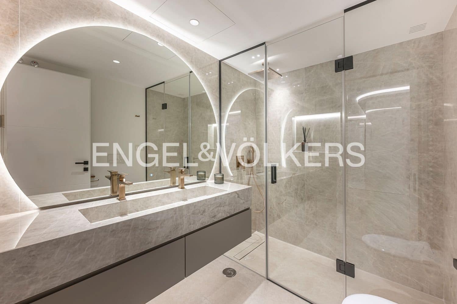 3 makuuhuone Huoneisto myytävänä paikassa Estepona mukana uima-altaan 
autotalli - 1 895 000 € (Ref: 9806160)