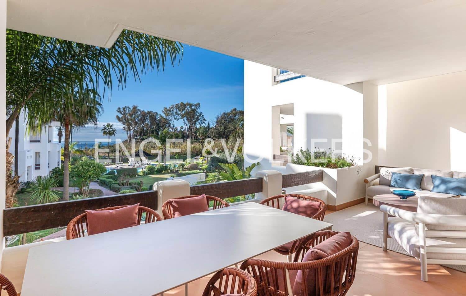 3 makuuhuone Huoneisto myytävänä paikassa Estepona mukana uima-altaan 
autotalli - 1 895 000 € (Ref: 9806160)