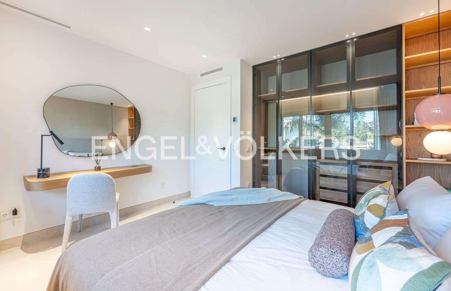 3 makuuhuone Huoneisto myytävänä paikassa Estepona mukana uima-altaan 
autotalli - 1 895 000 € (Ref: 9806160)