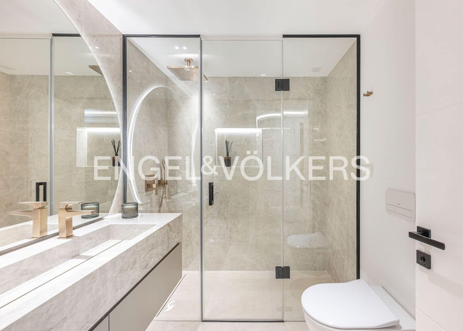 3 makuuhuone Huoneisto myytävänä paikassa Estepona mukana uima-altaan 
autotalli - 1 895 000 € (Ref: 9806160)