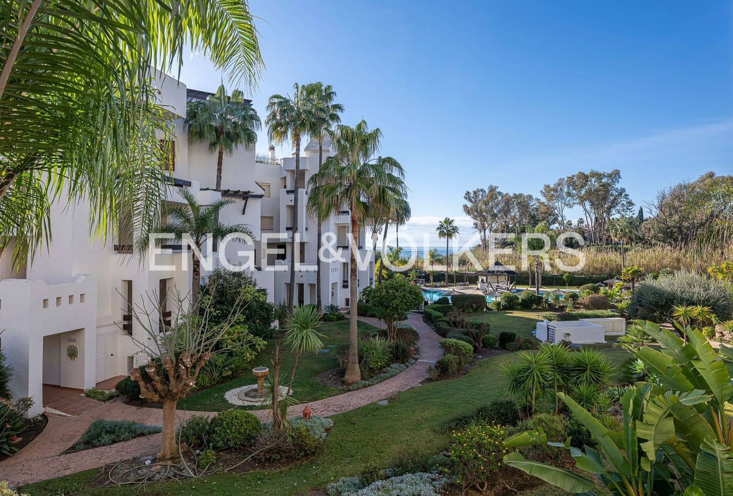 3 makuuhuone Huoneisto myytävänä paikassa Estepona mukana uima-altaan 
autotalli - 1 895 000 € (Ref: 9806160)