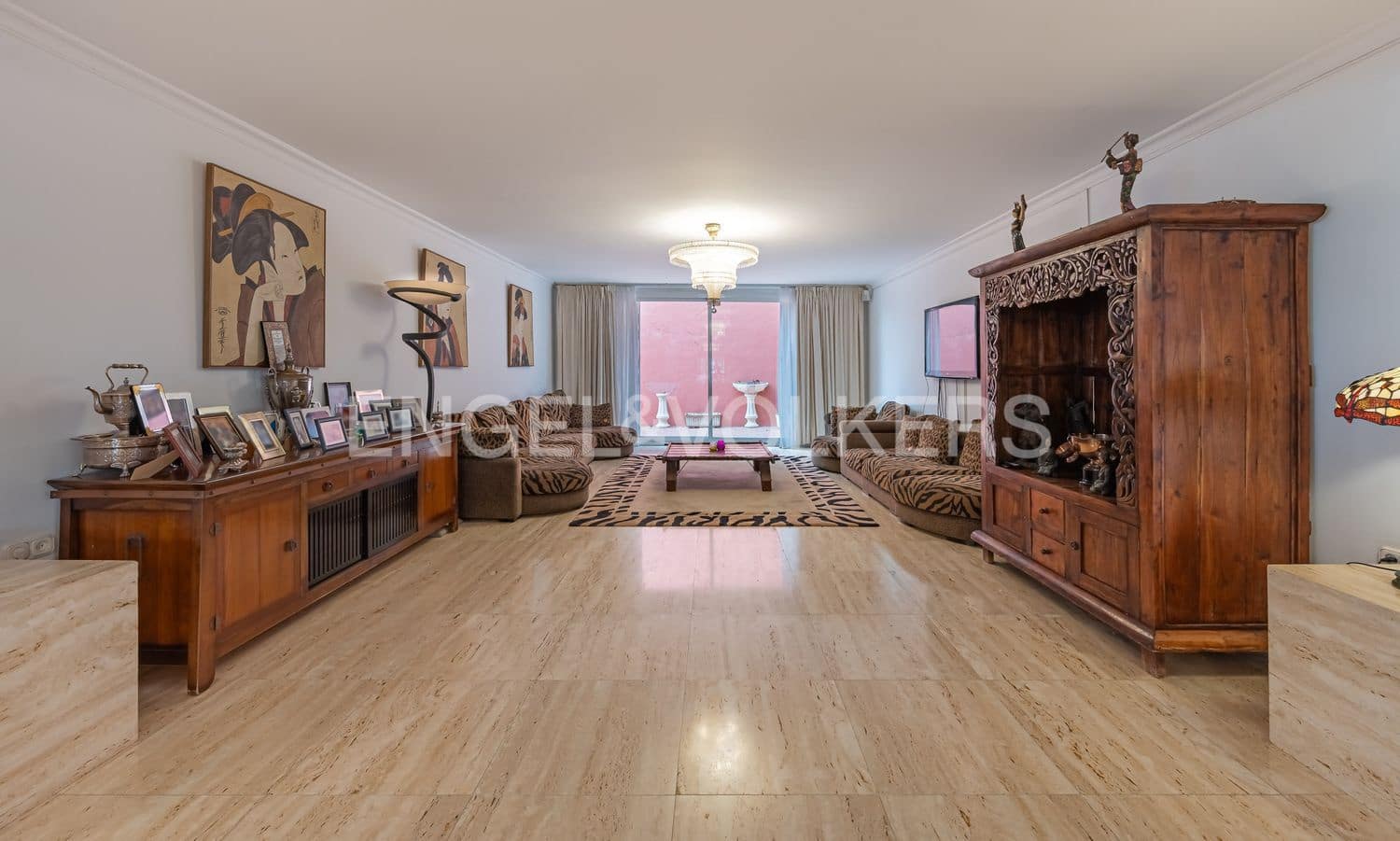 6 Zimmer Villa zu verkaufen in Estepona mit Pool Garage - 1.700.000 € (Ref: 9806161)