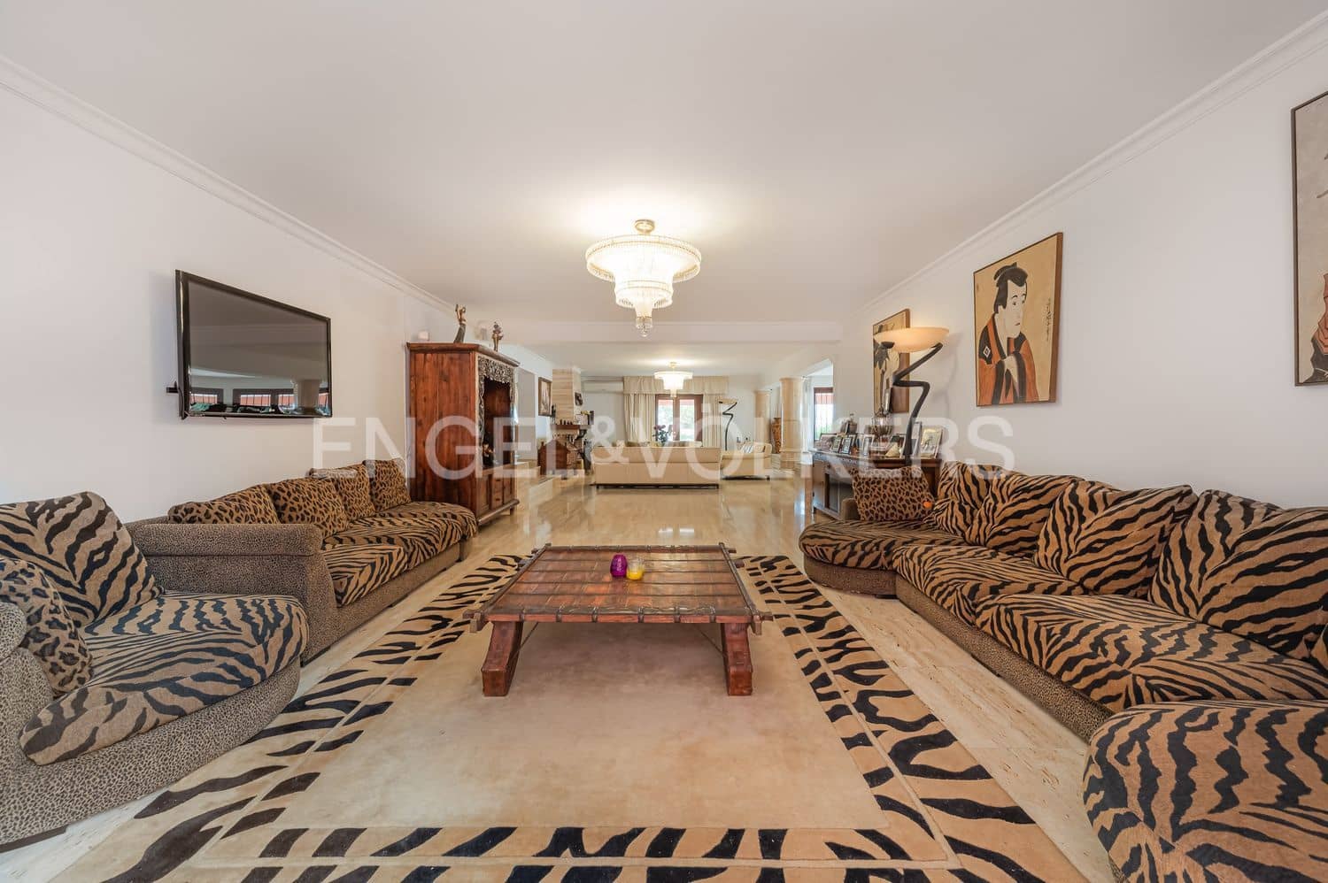 6 Zimmer Villa zu verkaufen in Estepona mit Pool Garage - 1.700.000 € (Ref: 9806161)