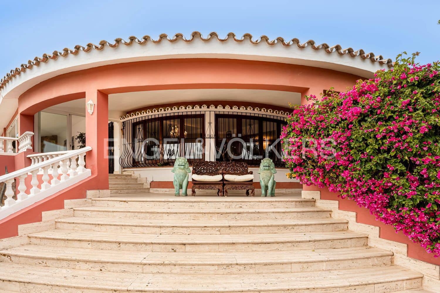 6 Zimmer Villa zu verkaufen in Estepona mit Pool Garage - 1.700.000 € (Ref: 9806161)