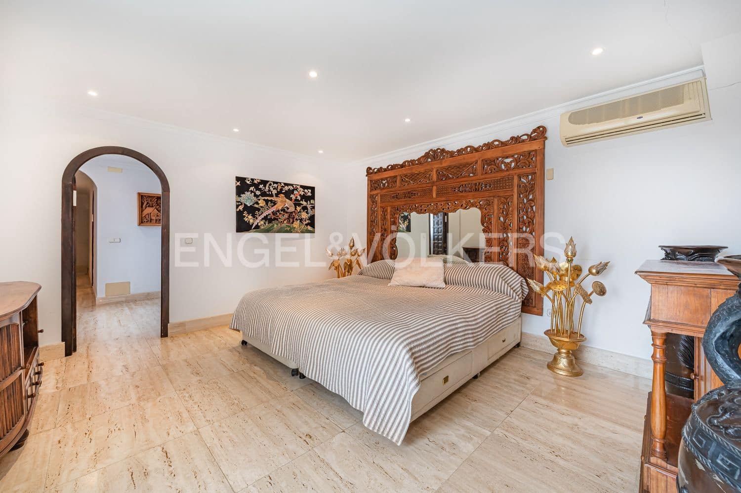 6 Zimmer Villa zu verkaufen in Estepona mit Pool Garage - 1.700.000 € (Ref: 9806161)