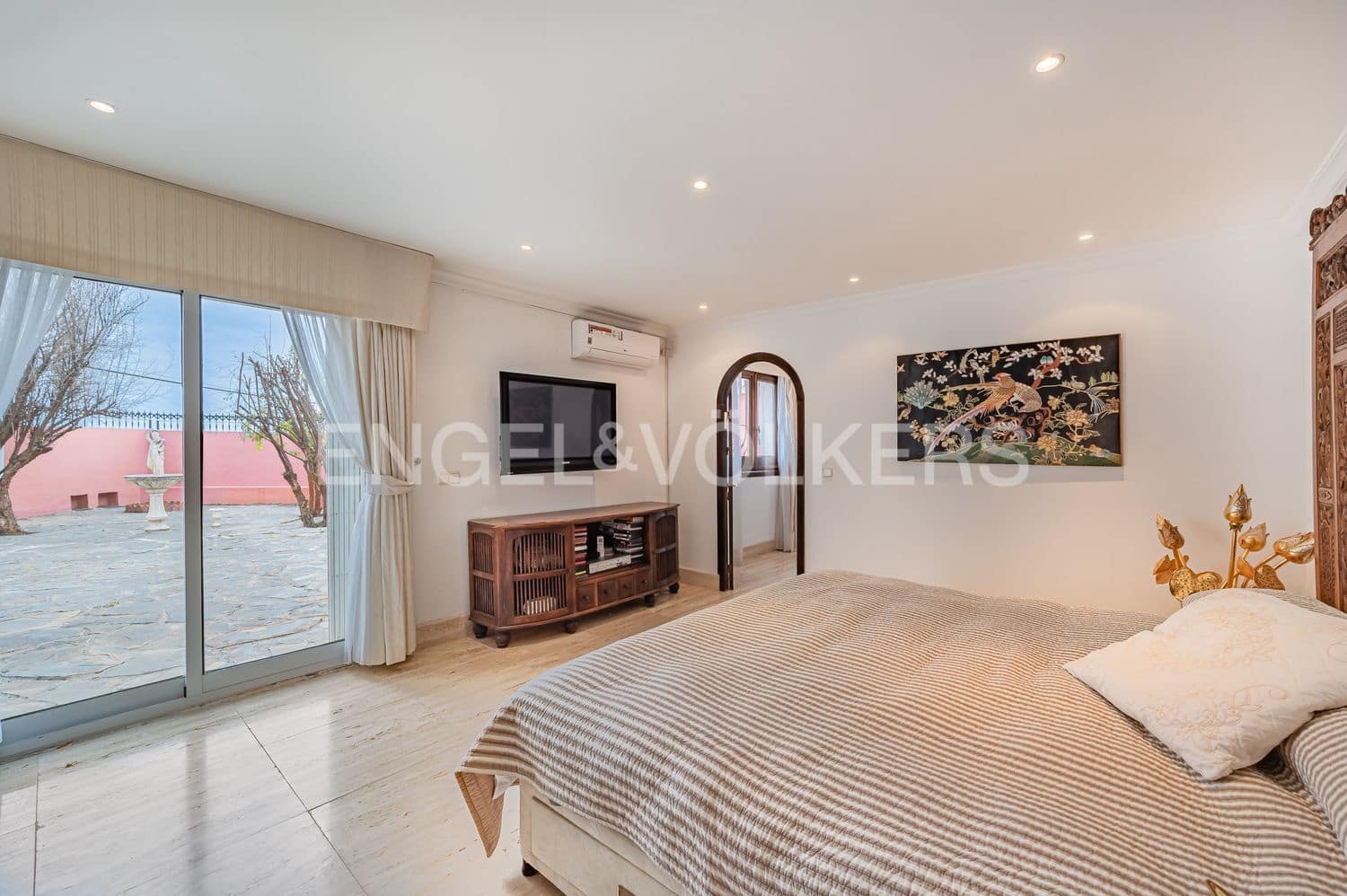 6 Zimmer Villa zu verkaufen in Estepona mit Pool Garage - 1.700.000 € (Ref: 9806161)