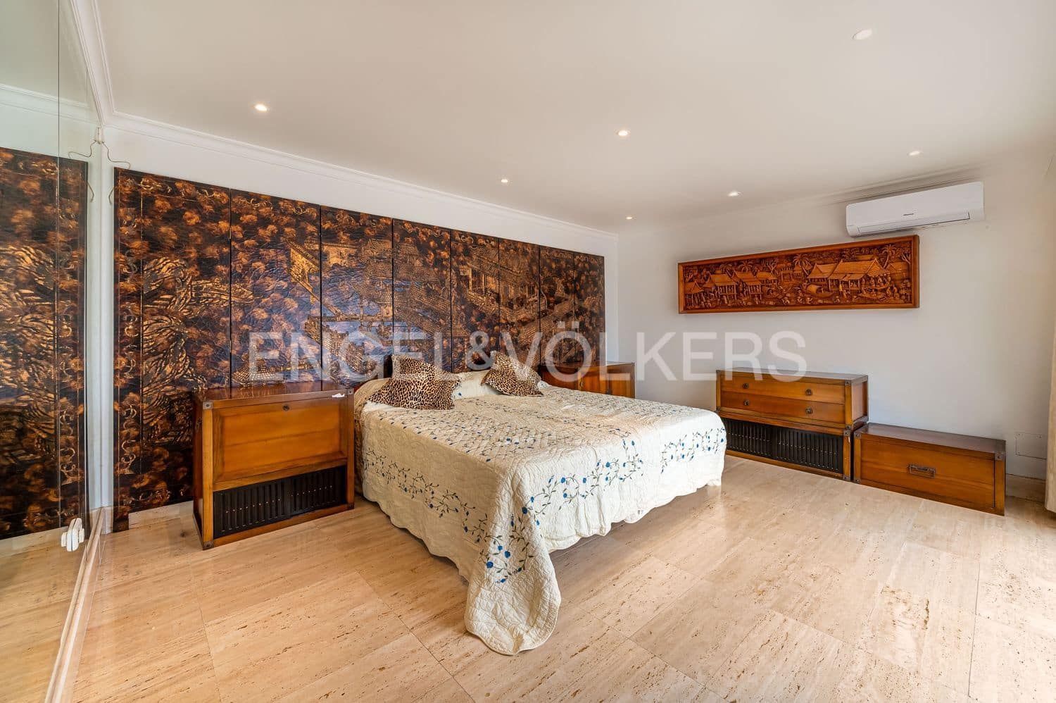 6 Zimmer Villa zu verkaufen in Estepona mit Pool Garage - 1.700.000 € (Ref: 9806161)