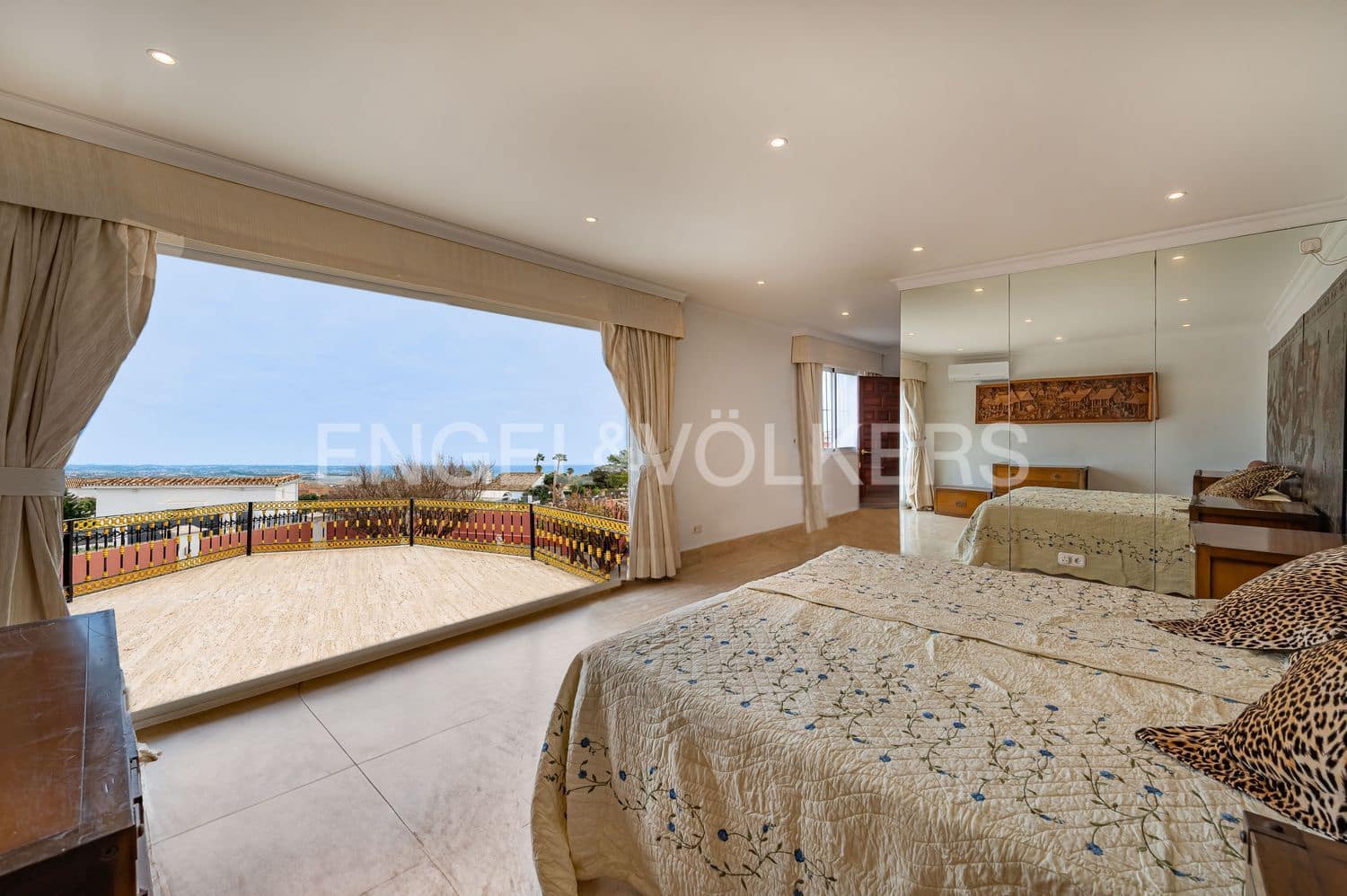 6 Zimmer Villa zu verkaufen in Estepona mit Pool Garage - 1.700.000 € (Ref: 9806161)