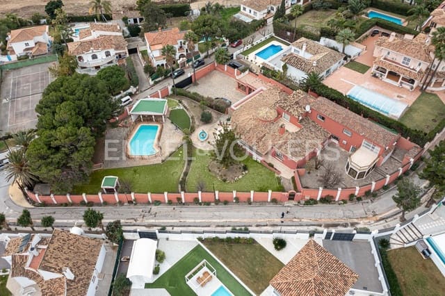 6 Zimmer Villa zu verkaufen in Guadalobón, Estepona mit Pool Garage - 1.700.000 € (Ref: 9806161)