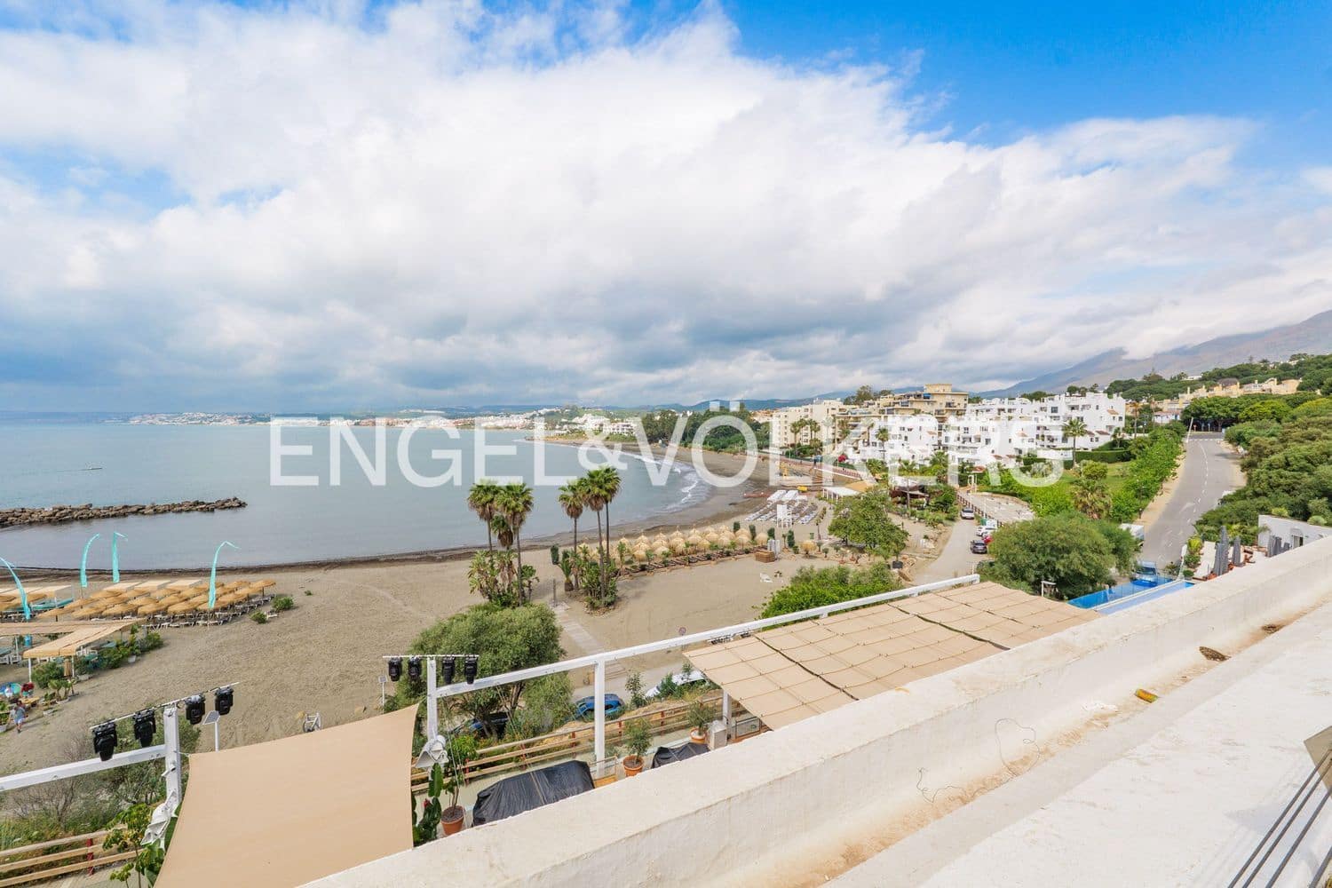 1 chambre Appartement à vendre à Estepona avec piscine garage - 256 000 € (Ref: 9815595)