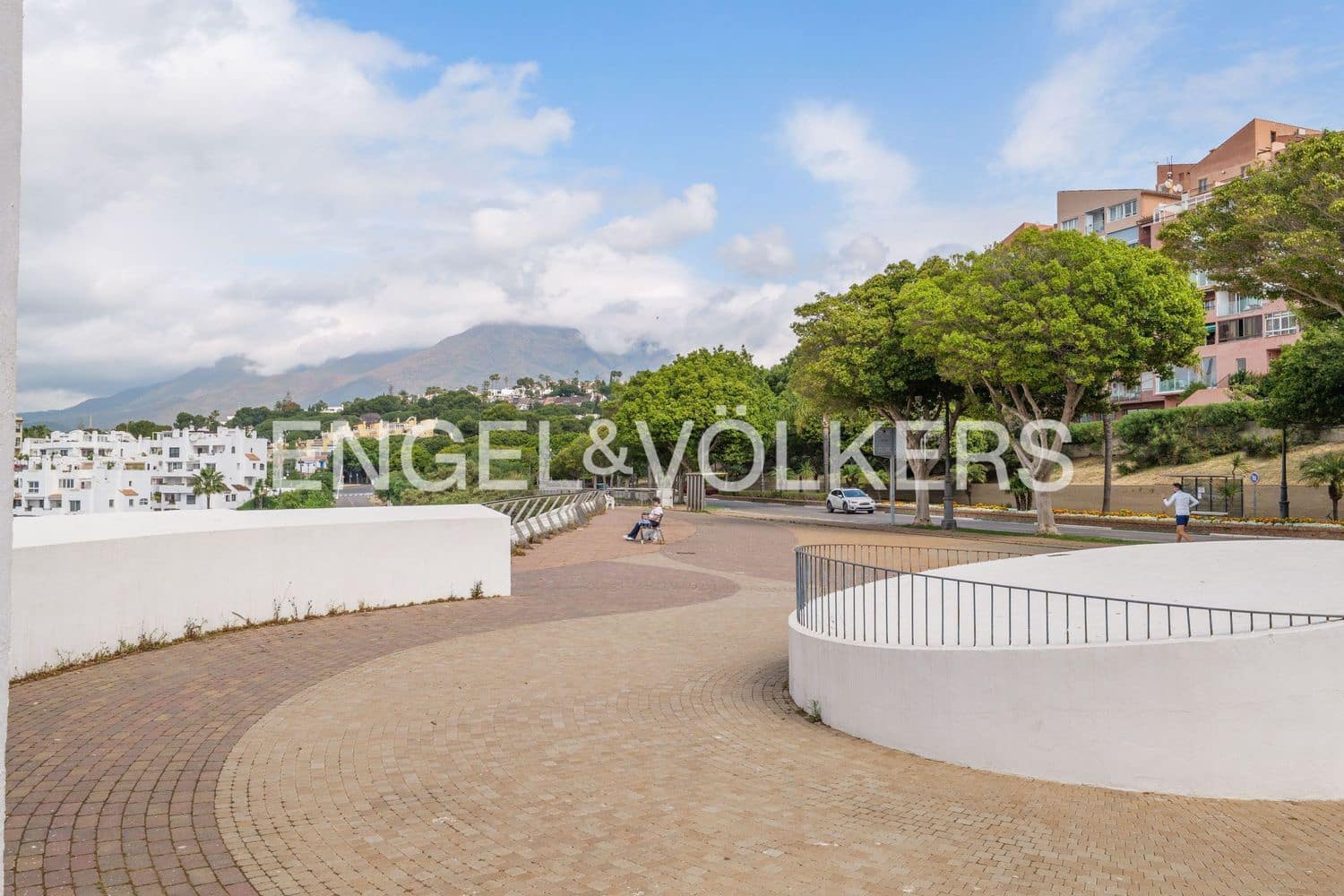 1 chambre Appartement à vendre à Estepona avec piscine garage - 256 000 € (Ref: 9815595)