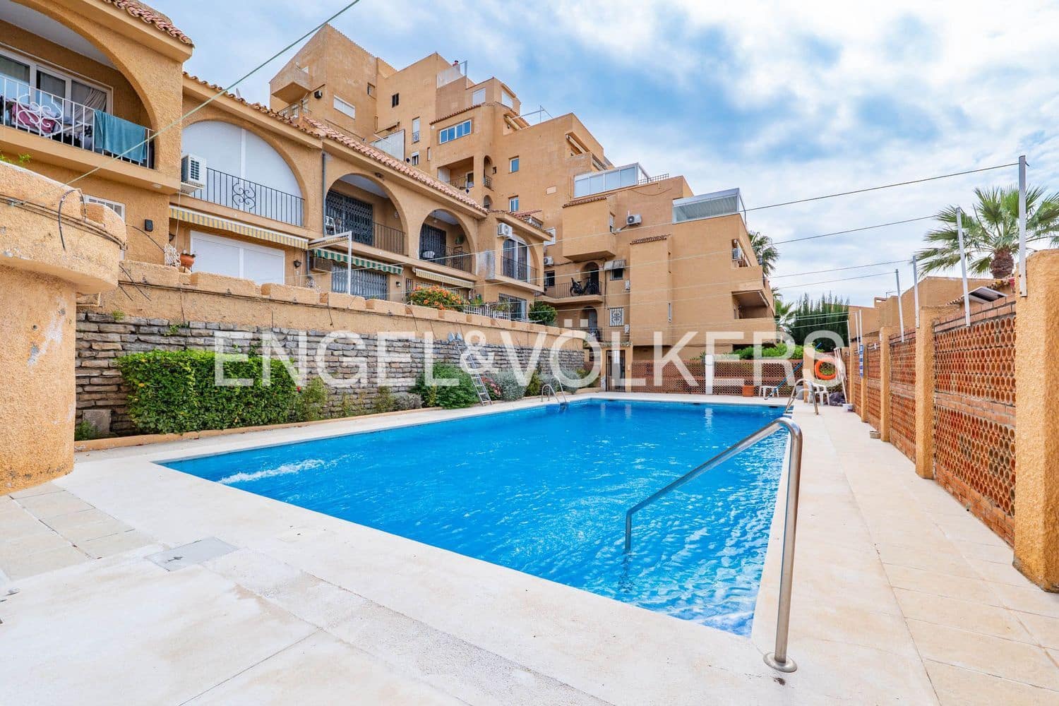 1 chambre Appartement à vendre à Estepona avec piscine garage - 256 000 € (Ref: 9815595)