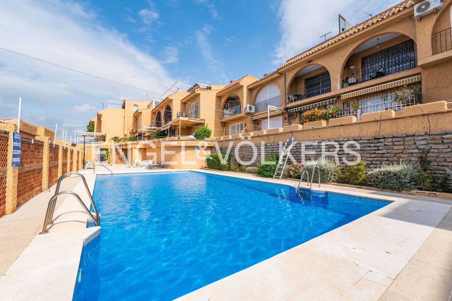 1 chambre Appartement à vendre à Estepona avec piscine garage - 256 000 € (Ref: 9815595)
