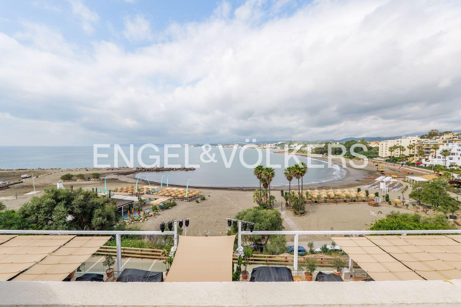 1 chambre Appartement à vendre à Estepona avec piscine garage - 256 000 € (Ref: 9815595)