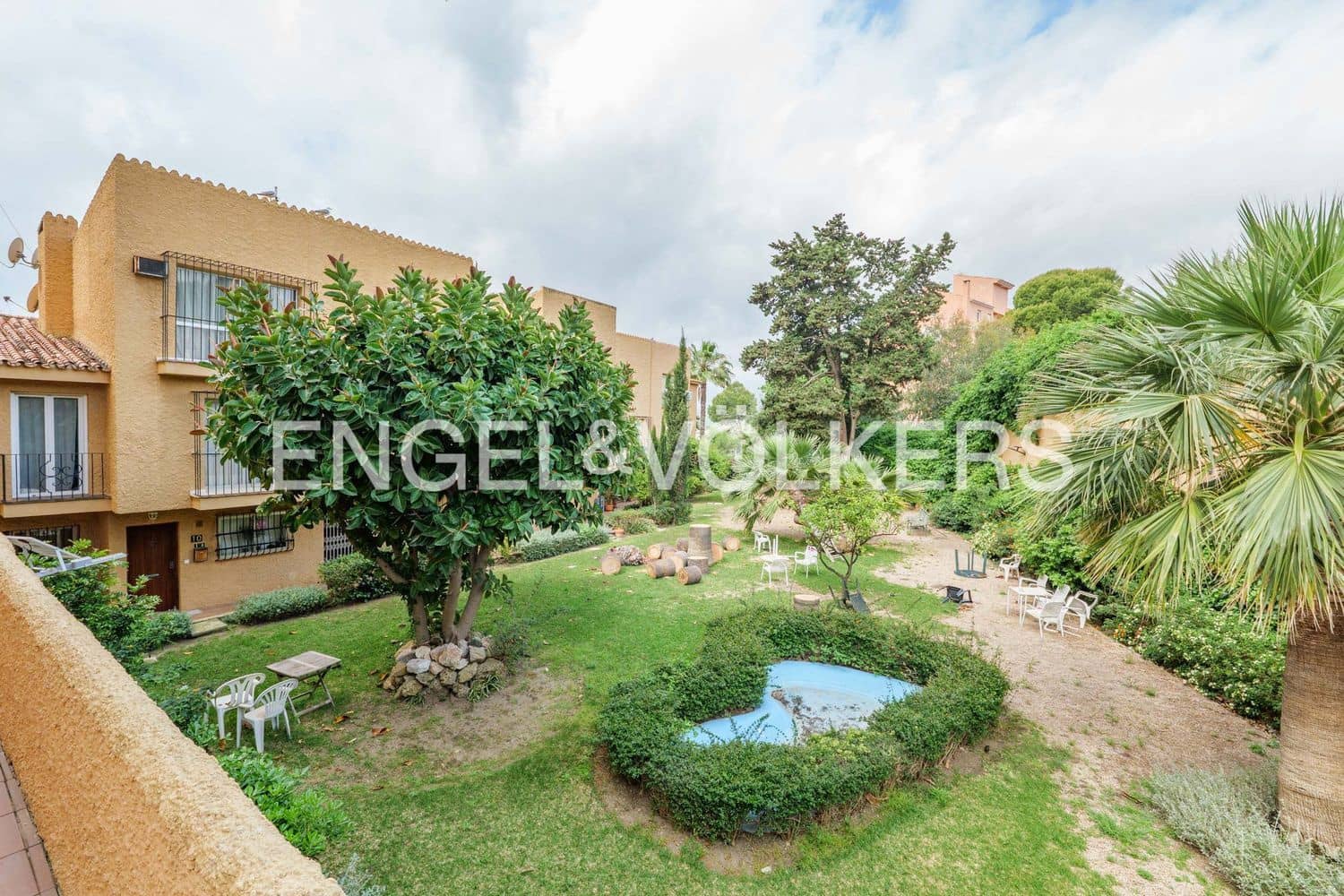 1 chambre Appartement à vendre à Estepona avec piscine garage - 256 000 € (Ref: 9815595)