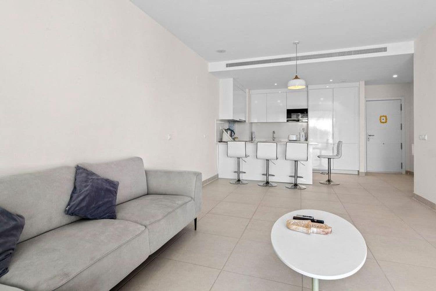 Apartamento de 2 habitaciones en Estepona en venta con piscina garaje - 485.000 € (Ref: 9815596)