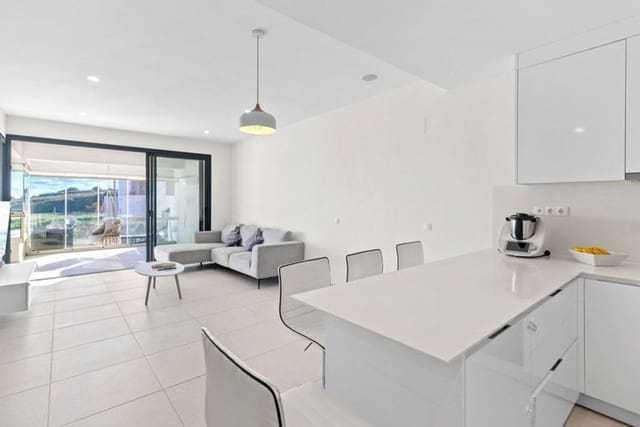Apartamento de 2 habitaciones en Estepona Golf, Estepona en venta con piscina garaje - 485.000 € (Ref: 9815596)