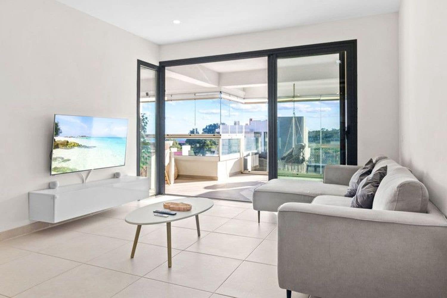 Apartamento de 2 habitaciones en Estepona en venta con piscina garaje - 485.000 € (Ref: 9815596)