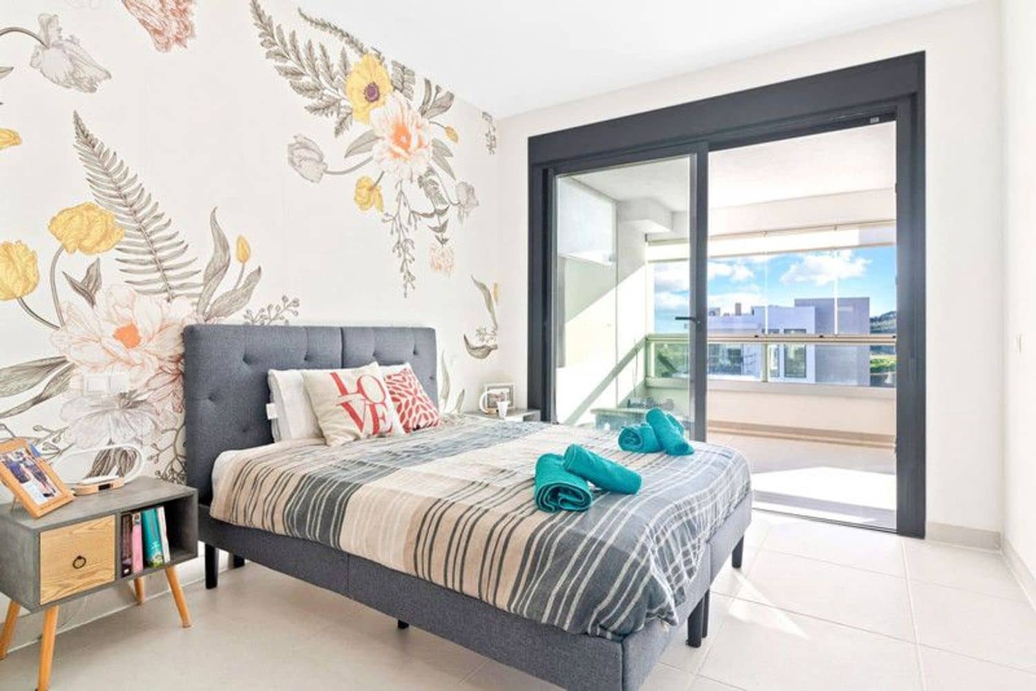 Apartamento de 2 habitaciones en Estepona en venta con piscina garaje - 485.000 € (Ref: 9815596)