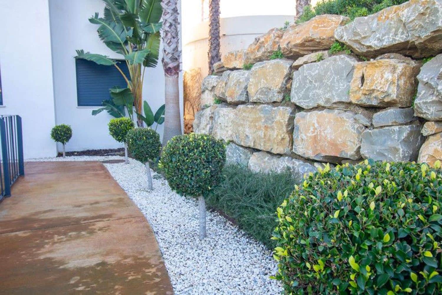 Apartamento de 2 habitaciones en Estepona en venta con piscina garaje - 485.000 € (Ref: 9815596)