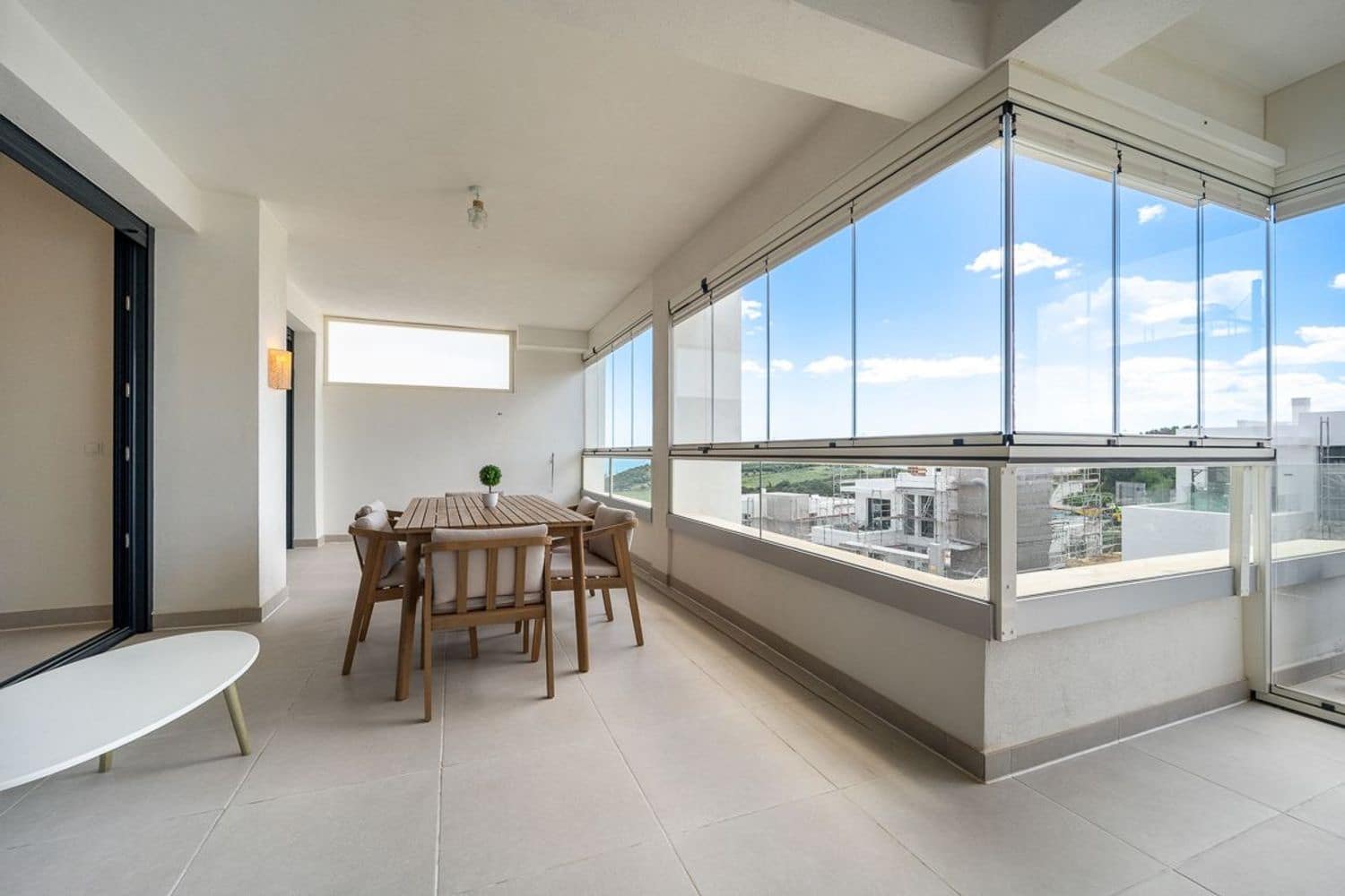 Apartamento de 2 habitaciones en Estepona en venta con piscina garaje - 485.000 € (Ref: 9815596)