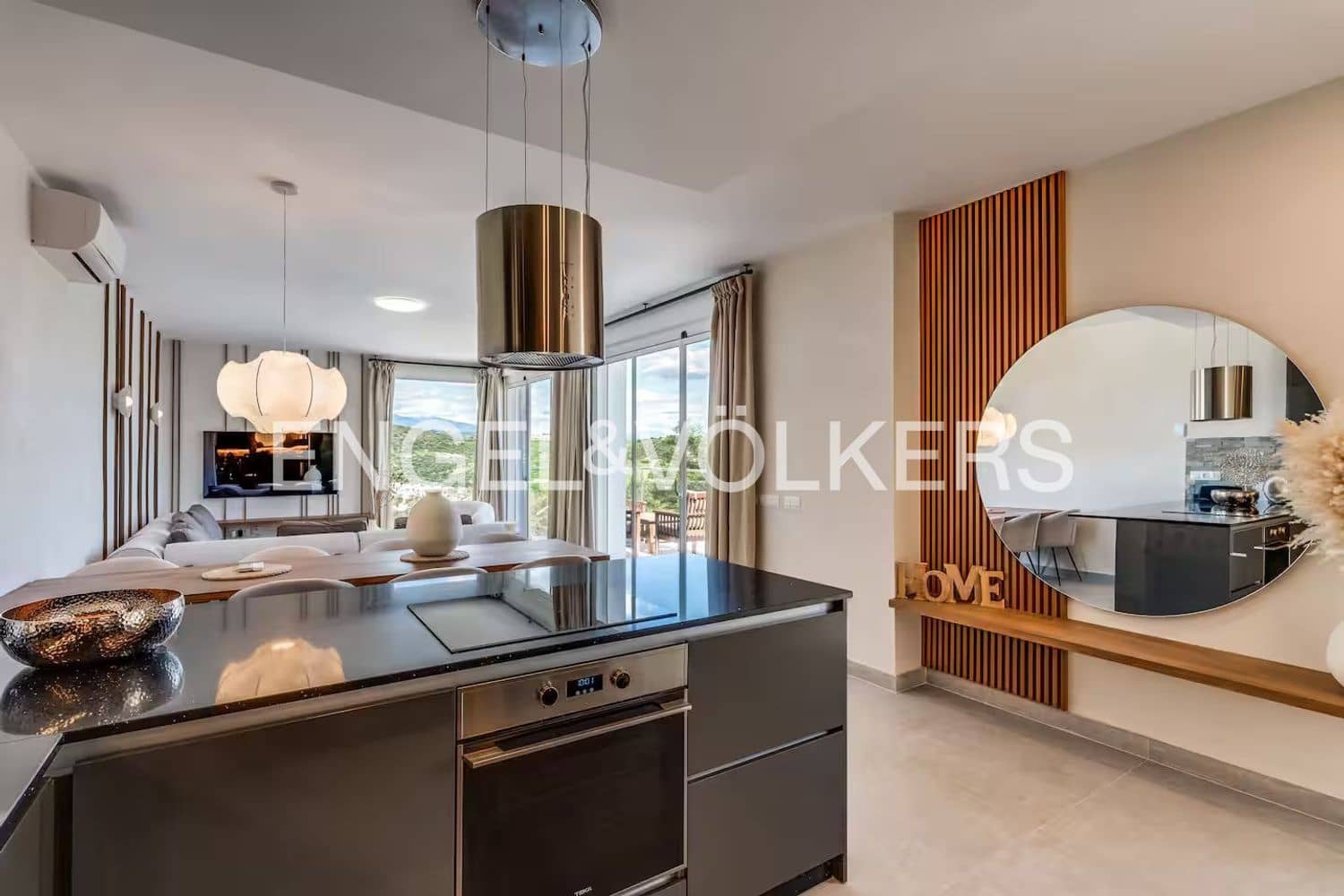 Chalet de 4 habitaciones en Estepona en venta con piscina garaje - 1.150.000 € (Ref: 9815597)