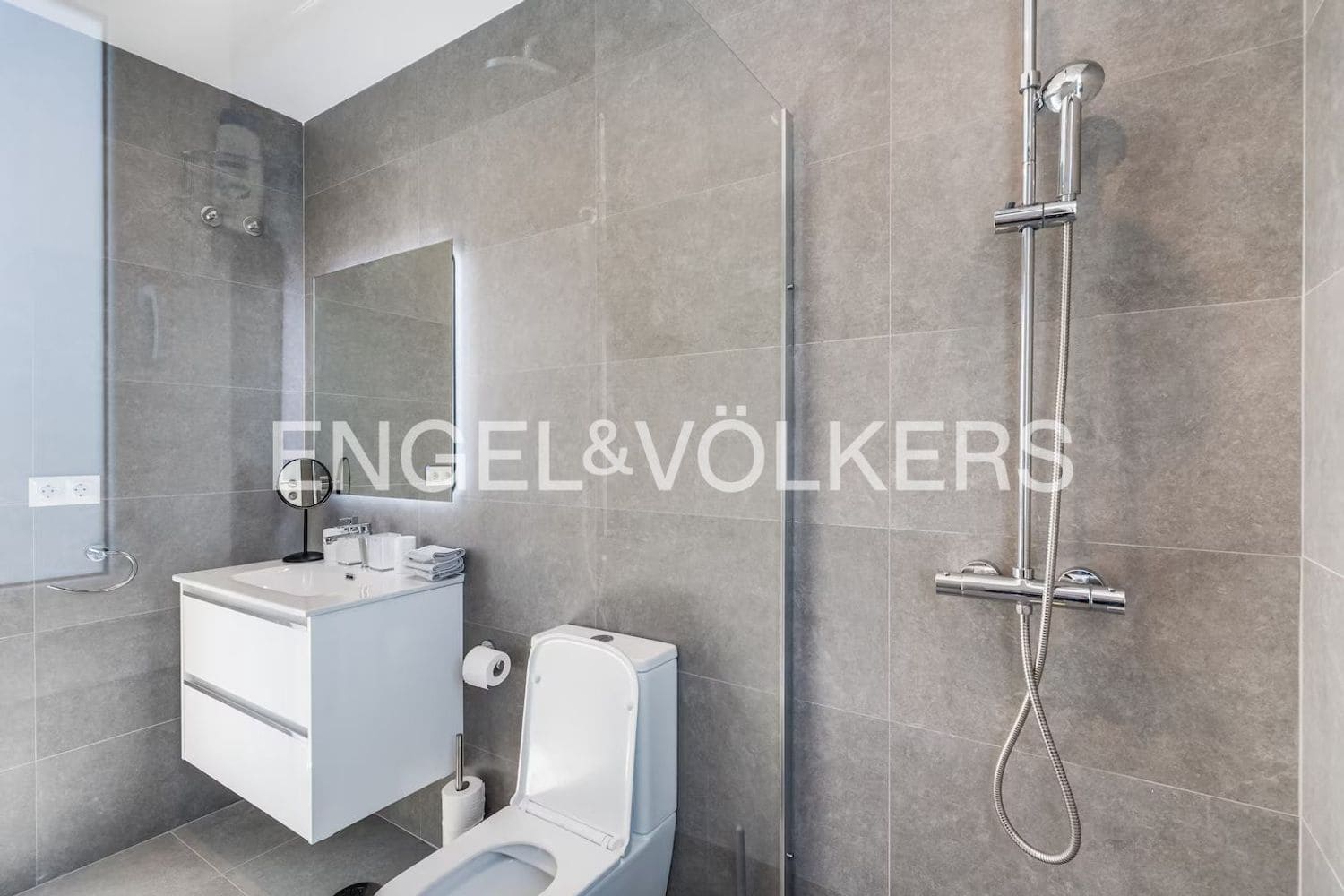 Chalet de 4 habitaciones en Estepona en venta con piscina garaje - 1.150.000 € (Ref: 9815597)
