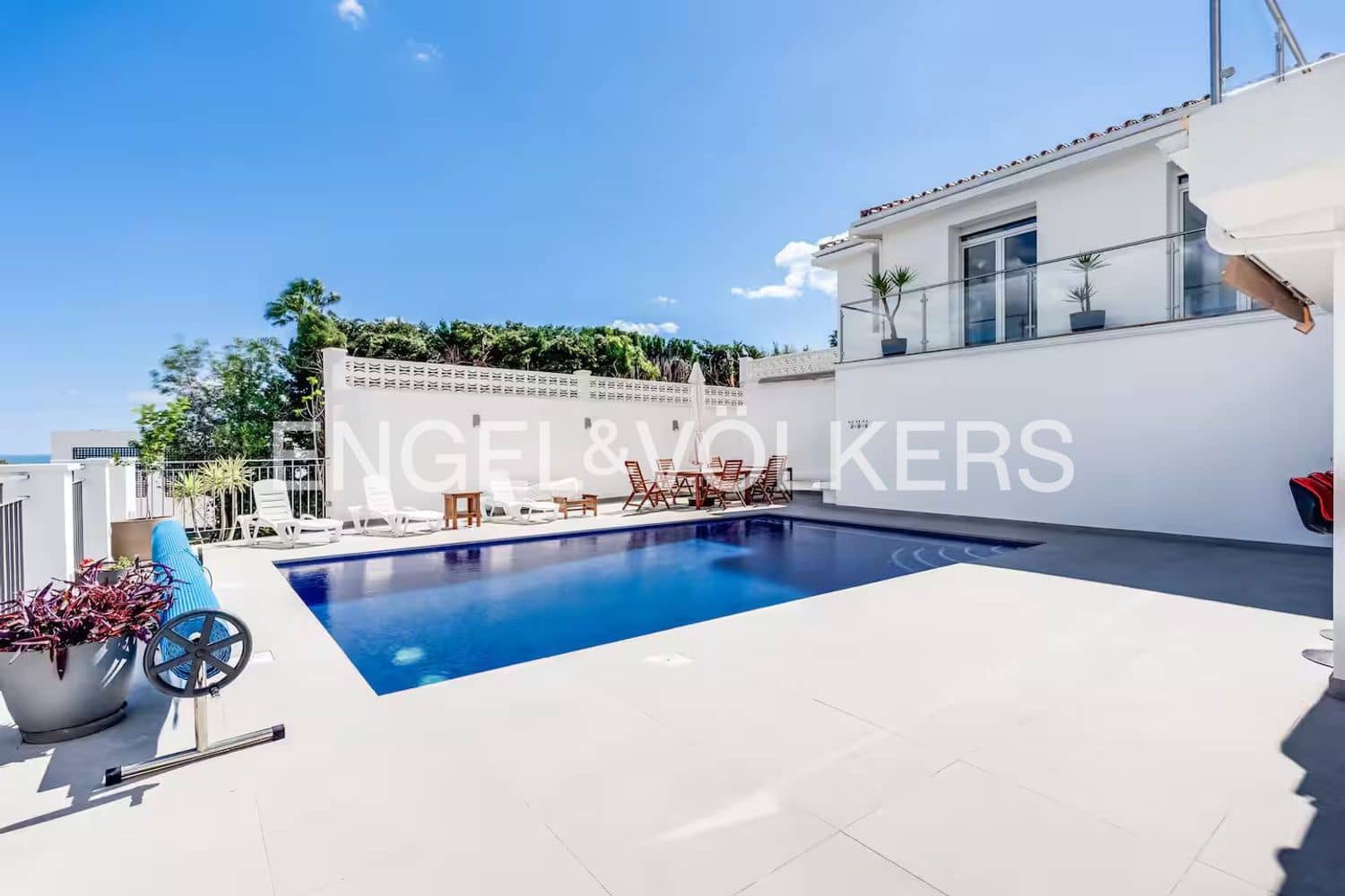 Chalet de 4 habitaciones en Estepona en venta con piscina garaje - 1.150.000 € (Ref: 9815597)