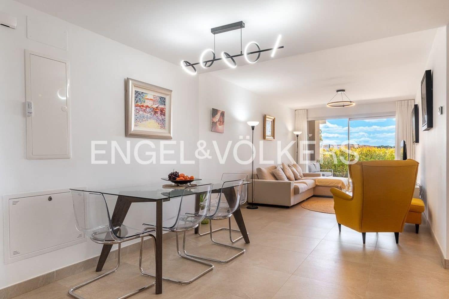 2 bedroom Apartment for sale in Estepona with pool garage - € 355,000 (Ref: 9824529)