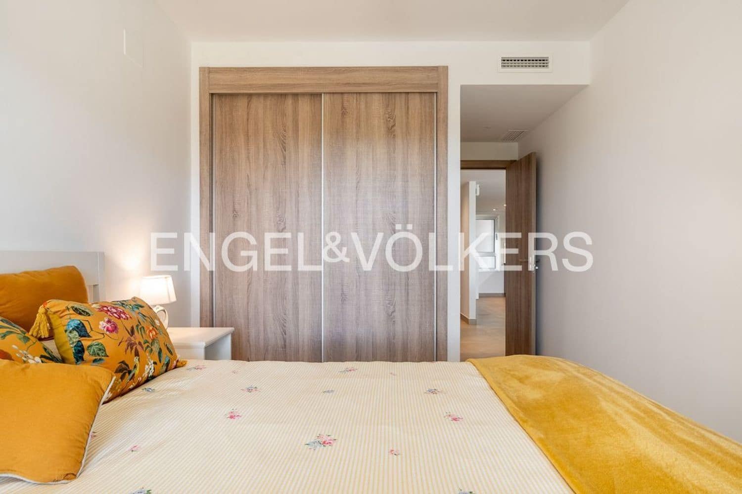 2 bedroom Apartment for sale in Estepona with pool garage - € 355,000 (Ref: 9824529)