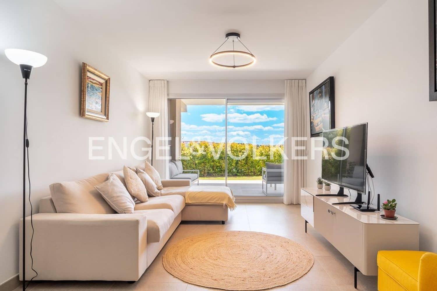 2 bedroom Apartment for sale in Estepona with pool garage - € 355,000 (Ref: 9824529)
