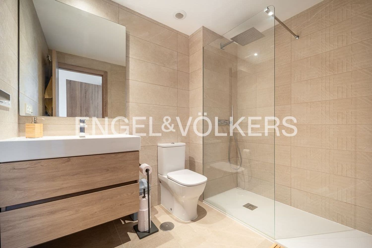 2 bedroom Apartment for sale in Estepona with pool garage - € 355,000 (Ref: 9824529)