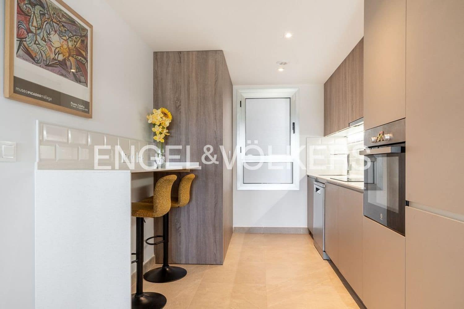 2 bedroom Apartment for sale in Estepona with pool garage - € 355,000 (Ref: 9824529)