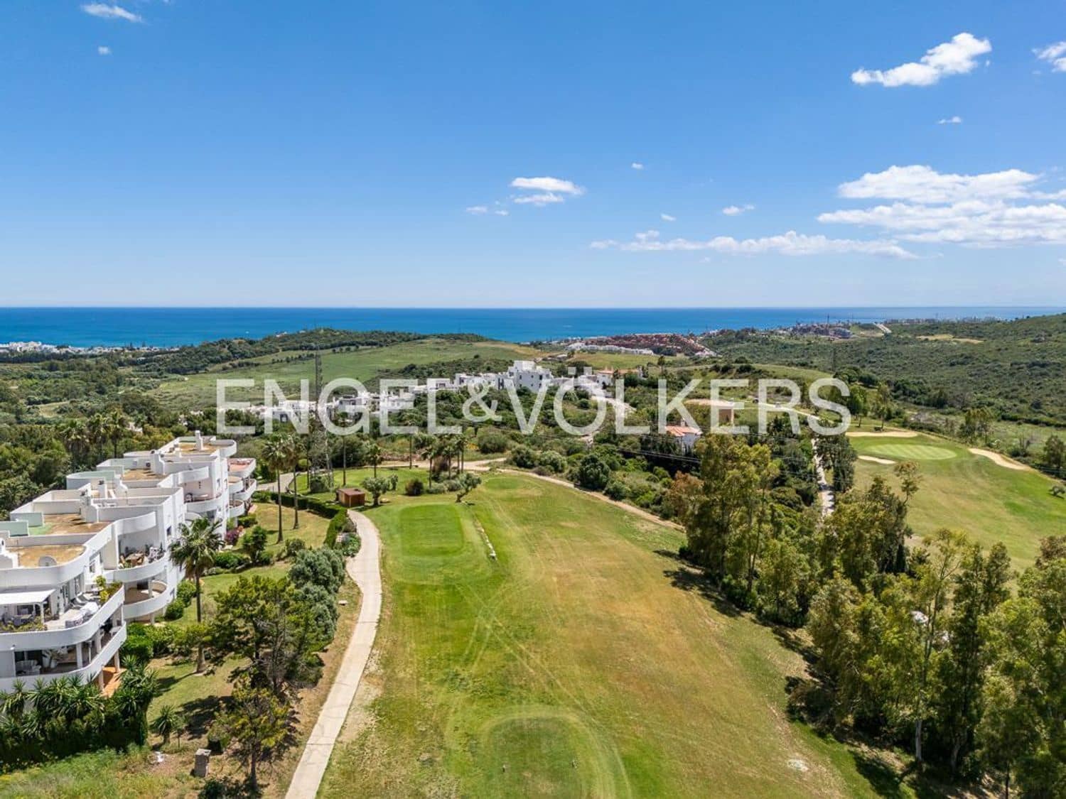 2 bedroom Apartment for sale in Estepona with pool garage - € 355,000 (Ref: 9824529)
