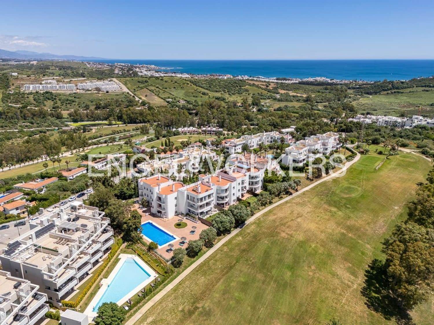 2 bedroom Apartment for sale in Estepona with pool garage - € 355,000 (Ref: 9824529)