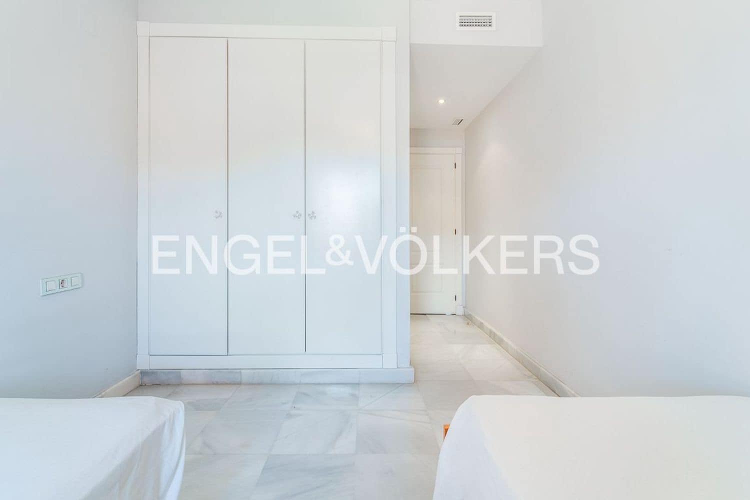 3 soverom Leilighet til salgs i New Golden Mile med svømmebasseng garasje - € 630 000 (Ref: 9824530)