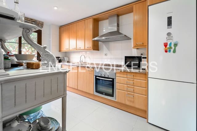 3 Zimmer Apartment zu verkaufen in Atalaya-Isdabe, Estepona mit Pool Garage - 630.000 € (Ref: 9824530)