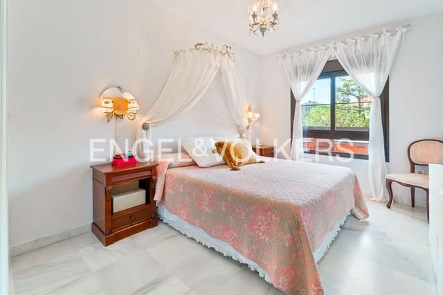 3 Zimmer Apartment zu verkaufen in Atalaya-Isdabe, Estepona mit Pool Garage - 630.000 € (Ref: 9824530)