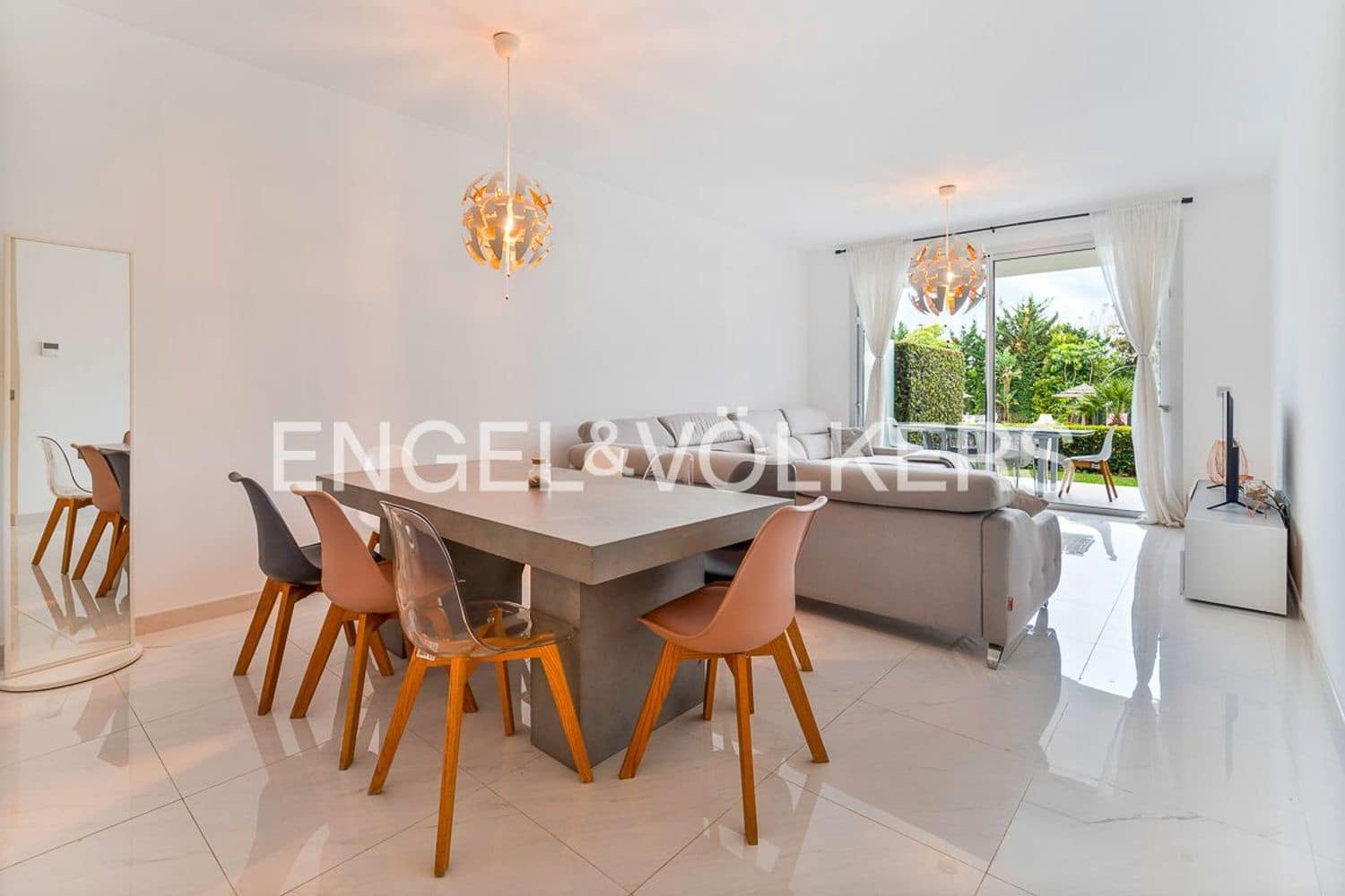 Apartamento de 4 habitaciones en New Golden Mile en venta con piscina garaje - 695.000 € (Ref: 9824531)