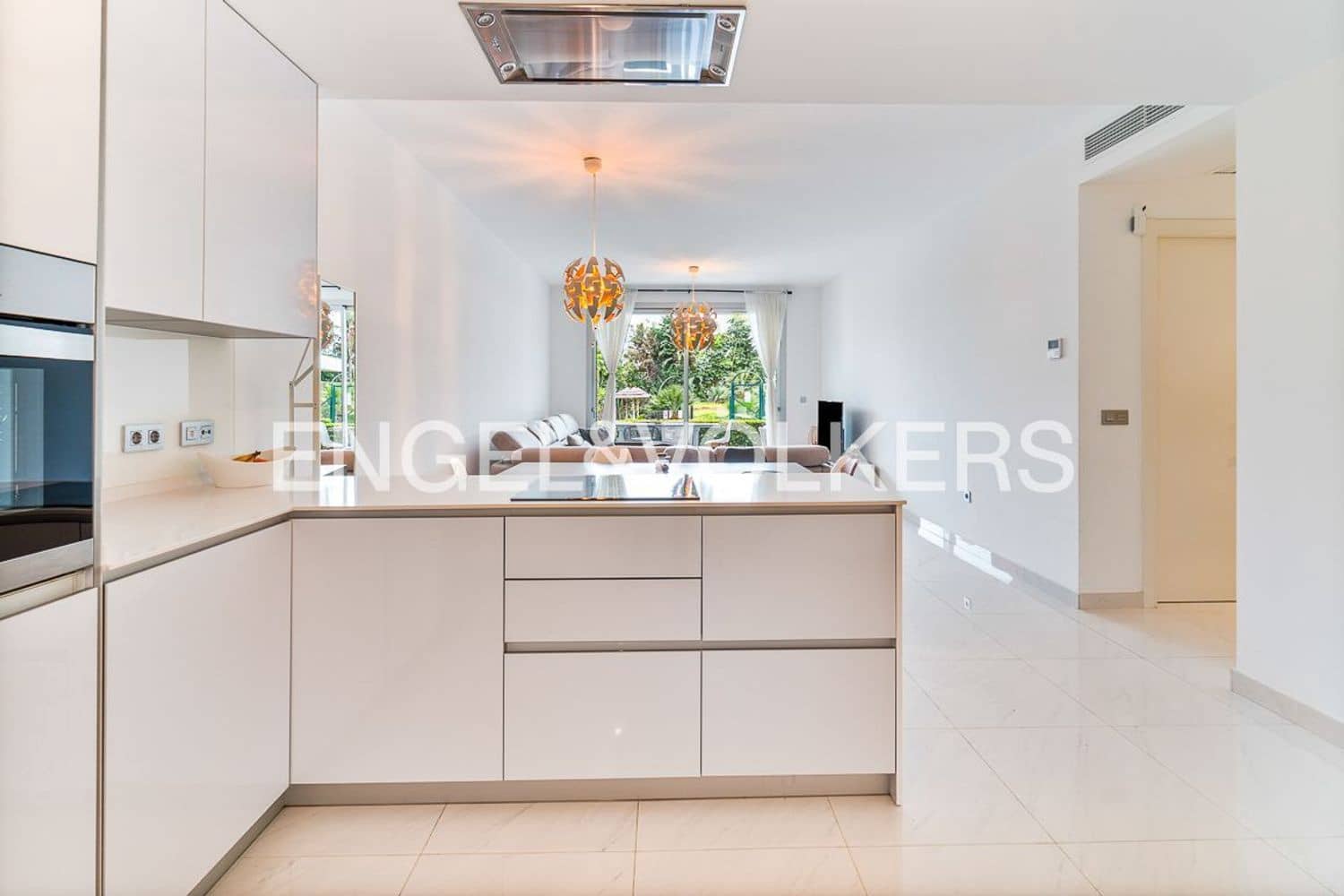 Apartamento de 4 habitaciones en New Golden Mile en venta con piscina garaje - 695.000 € (Ref: 9824531)